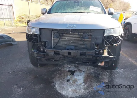 2017 Jeep Grand Cherokee Laredo 4X4 z USA, uszkodzony, nr VIN 1C4RJFAG2HC866179